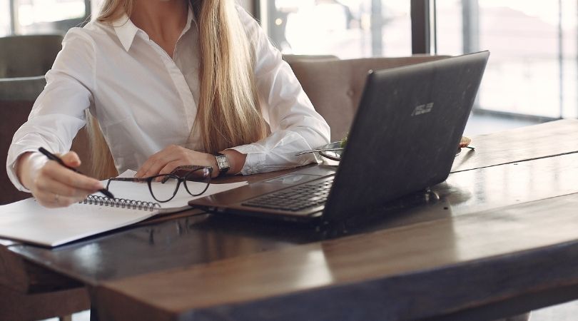 Geld verdienen als virtuelle Assistenz